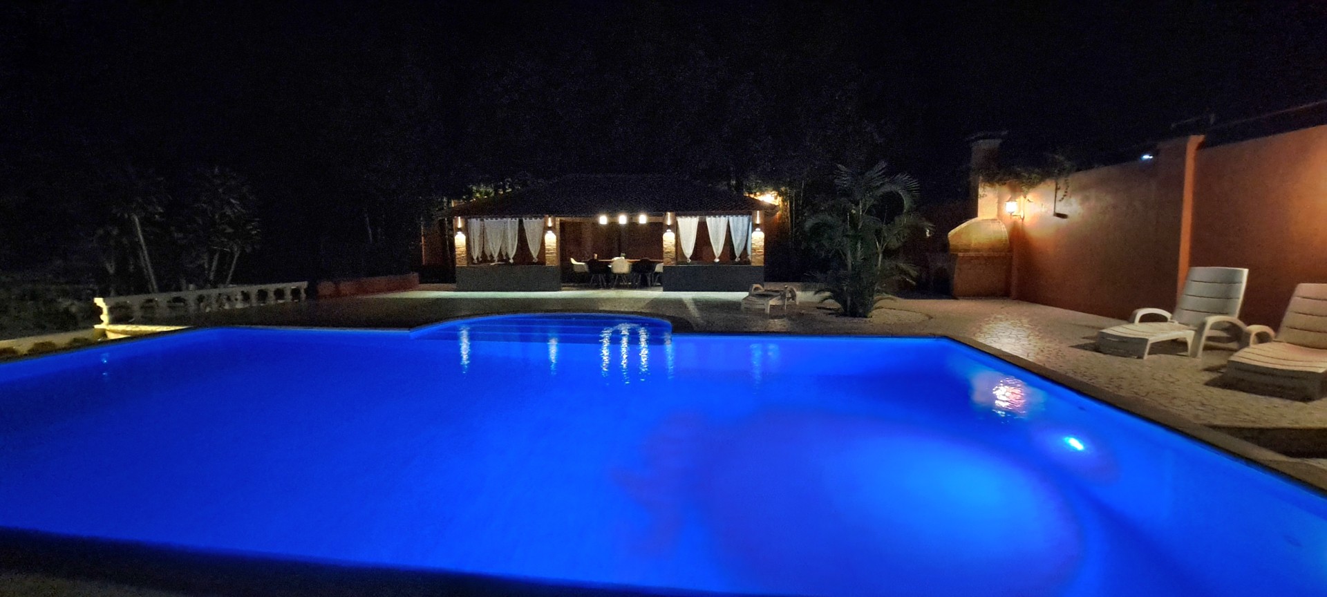 Pool house nuit